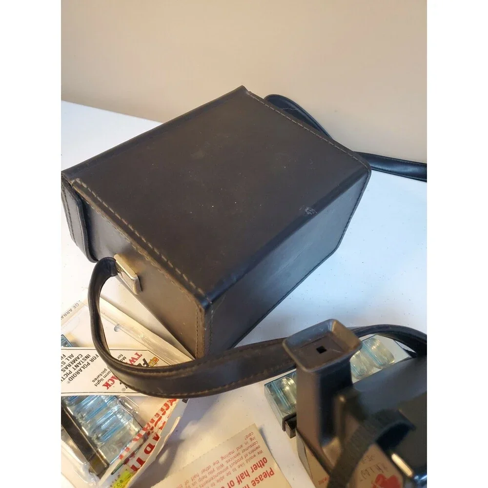 Polaroid Pronto! Land Camera Black Version With Case And Instructions Light Bar